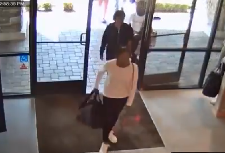 Group of Women Steal Leggings Amounting to $17000 From Lululemon Store