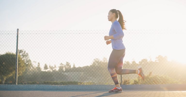 here-s-how-to-look-for-the-best-running-tops