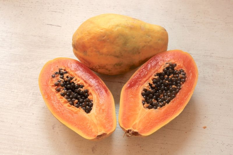 natural-beauty-tips-for-all-skin-type-4-papaya-mask-for-dead-skin