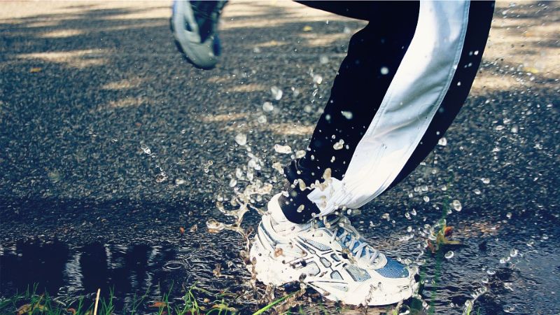 benefits-of-exercising-in-the-rain-3-its-incredibly-stress-relieving