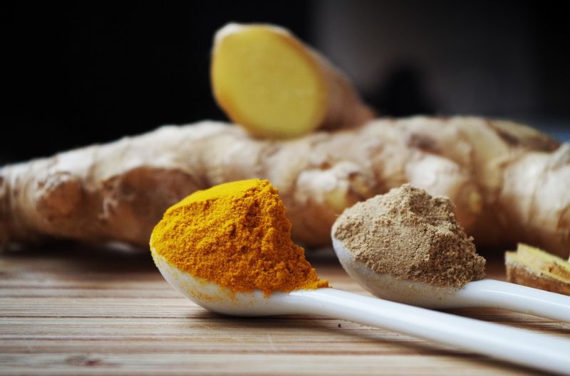 foods-to-combat-the-signs-of-ageing-7-turmeric