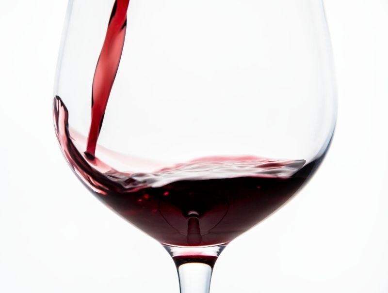 foods-to-combat-the-signs-of-ageing-9-red-wine