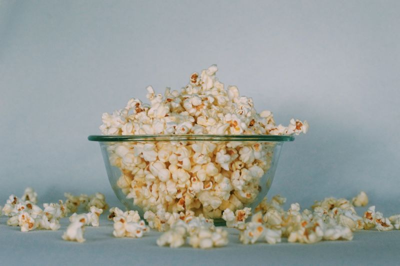 foods-that-kill-the-mood-for-sensuality-6-microwave-popcorn